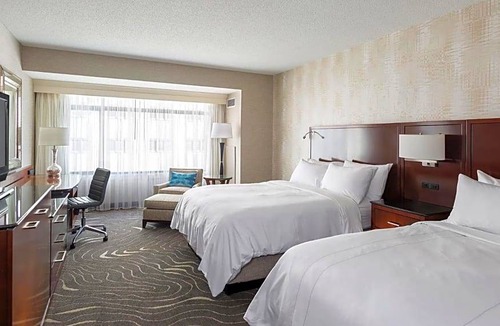 Downtown Hotel | 3-Star Hotel ∙ Rochester Marriott Mayo Clinic Area