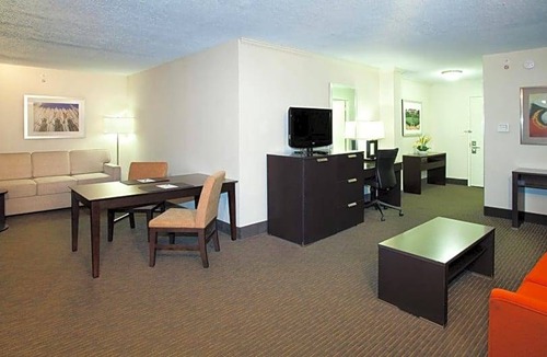 Downtown Tulsa Hotel | 3-Star Hotel ∙ 17 West Hotel, Ascend Hotel Collection