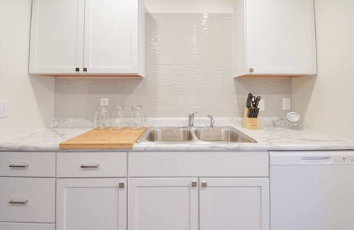 Oread Apartment | [3] StayAwhile: The Cozy Retreat
