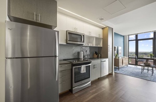 Bluemont Hotel | 3 Units | Family-Friendly Suites | Full Kitchen | Easy Access to DC Attractions