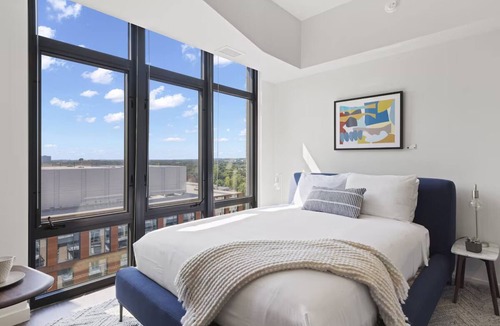 Bluemont Hotel | 3 Units | Family Stay In Ballston | Rooftop Pool Access | Walk to Dining Scene