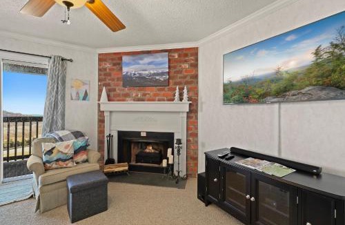 Banner Elk Apartment | 301 Pinnacle Inn Rd Unit 2306 by Carolina Stays