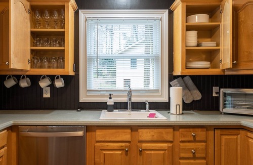 Woodstock Cottage | 306 Jason Court, Woodstock