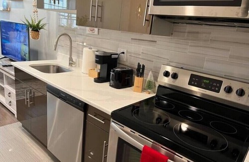 Logan Square Apartment | 308 Cozy and warm King Bed APT in center city