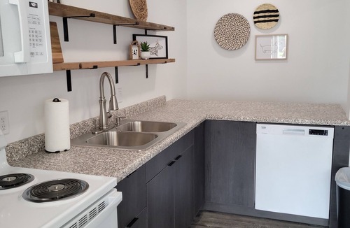Arnolds Park Apartment | 316 Hwy 71 -Bottom Floor Sleeps 10
