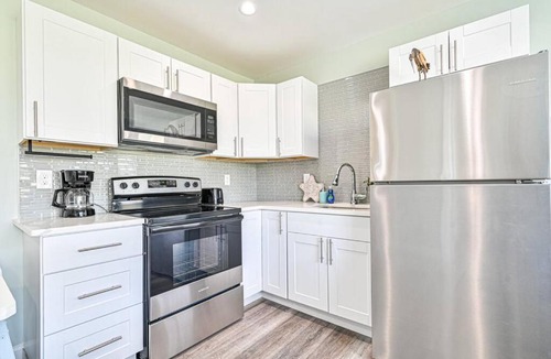 Wildwood Apartment | 318 E Youngs Ave Unit 6 Salty Shore Serenity Beachside Bliss