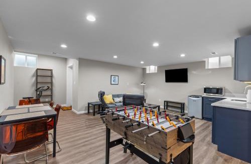 The Gate House | 3323 Uptown Elegant Escape