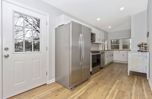Lansdowne House | 338 judysplaces in Lansdowne, 6BR, 2 BA, renovated SFH