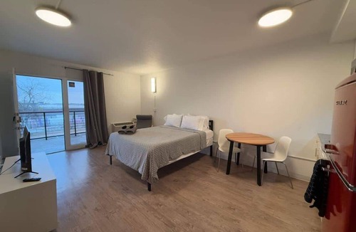 St. Johns Apartment | [38] ATX Studio: 1 Queen, Access to Gym & Laundry