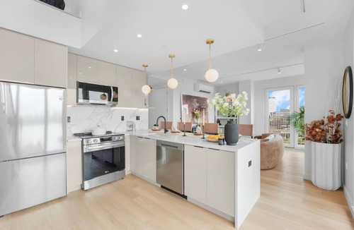 Greenpoint House | 3bd/3bath Penthouse with balcony