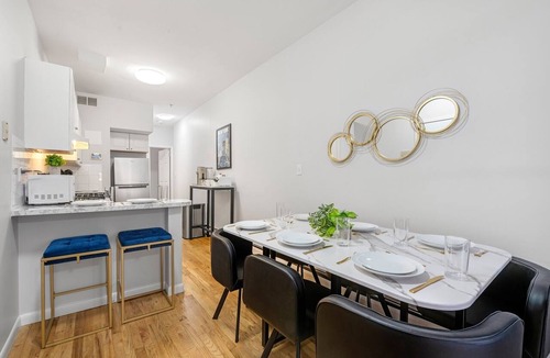 Hoboken Apartment | 3Br 3Ba NY Charm Modern Luxe Sleeps to 12 Min to NYC Free Parking Permit