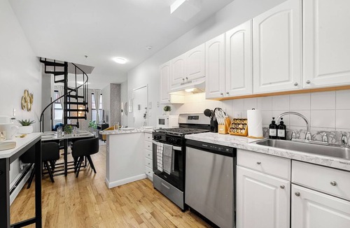 Hoboken Apartment | 3Br 3Ba NY Charm Modern Luxe Sleeps to 12 Min to NYC Free Parking Permit