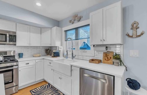 Sea Bright House | 3BR - Beach Block - Rooftop Deck - Ocean View!