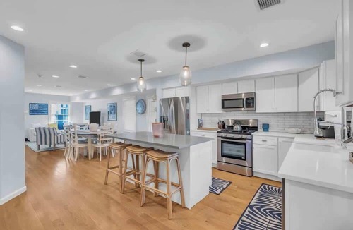 Sea Bright House | 3BR - Beach Block - Rooftop Deck - Ocean View!