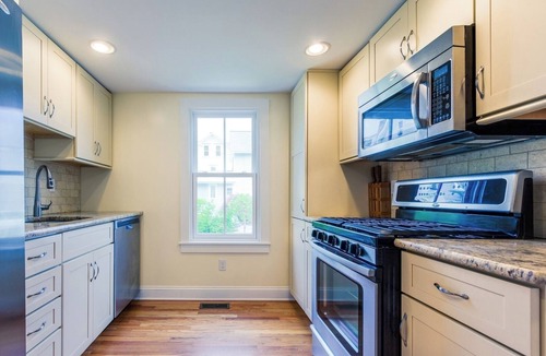 Ocean Grove House | 3BR Beautiful Remodeled Victorian w/Beach Locker