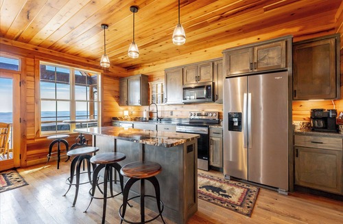 Coosa House | 3BR cabin Lookout Mountain! Stunning View, Hot Tub, Fire Pit, Hiking, Fishing