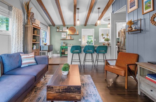 Starmount House | 3BR Garden Oasis Walk to Light Rail SouthPark & Uptown