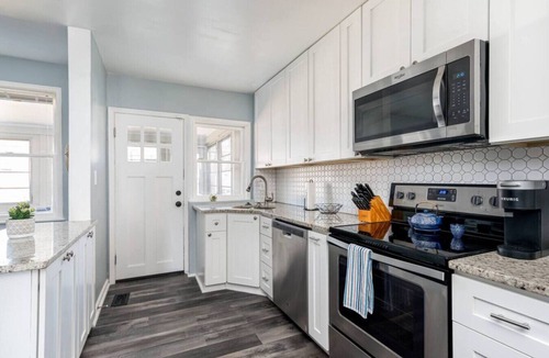 Dundalk House | 3BR home near Heritage Park