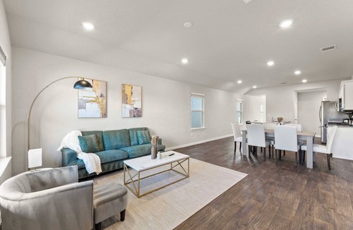 Pflugerville House | 3BR Luxury Furnished Home｜Smart System｜Private Yard｜20 Mins to Austin #42153