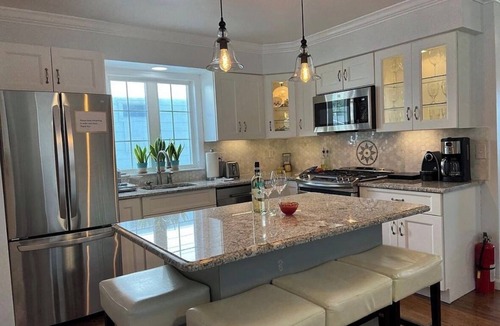 West Belmar House | 3BR Near Belmar Beach ,4 Beach Passes , Beach Chairs, Chef’s Kitchen, Grill