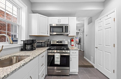 Ventnor City Apartment | 3br Newly Renovated Beach House Sleeps 10