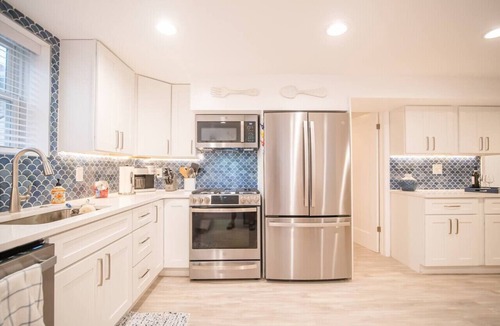 Ventnor City Apartment | 3BR w/Outdoor Oasis - 1.5 Blocks to Beach