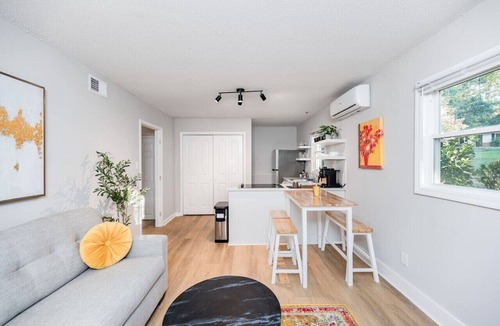 Southeast Raleigh Apartment | 3mi to Dwtn | Hot Tub & Fire Pit