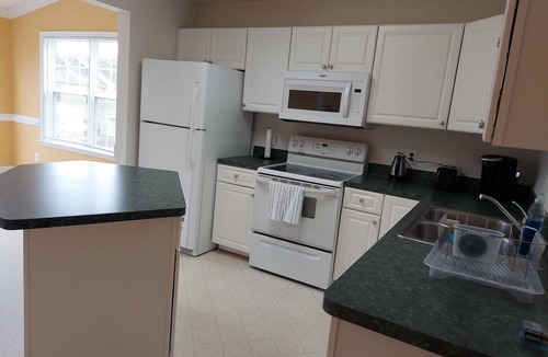 George Washington House | 4 Bdr TH Near Historic Downtown Fredericksburg & Quantico Sleeps 8 more