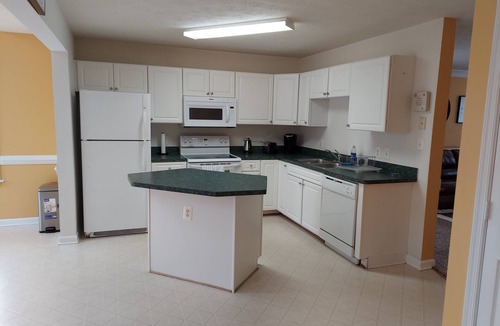 George Washington House | 4 Bdr TH Near Historic Downtown Fredericksburg & Quantico Sleeps 8 more