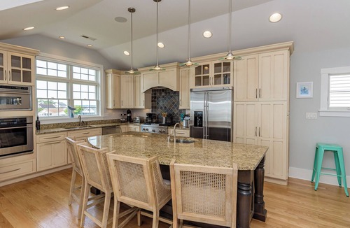 Selbyville House | 4 Bed, 4.5 bath Home in Verandah Bay Community! Close to Fenwick Island & Ocean City Beaches, Community Pool, Elevator, Free Wifi!