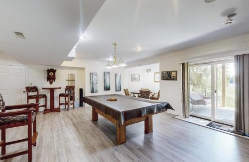 Livingston House | 4 Bed 4 Bath Vacation home in Mineral