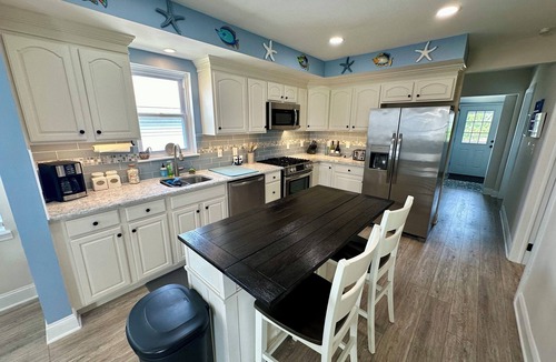 Anglesea House | 4 Bedroom 2 Bath luxury home in a quiet area close to the beach