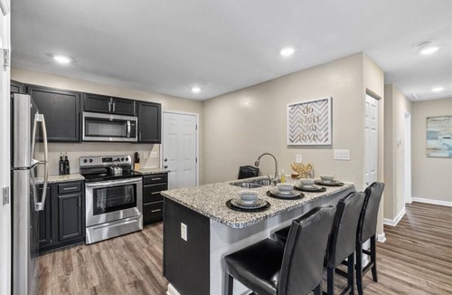 Roxboro House | 4 bedroom 2 bath home in the center for Roxboro