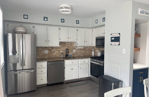 Townsend's Inlet Condo | 4-bedroom Beach Block Condo in Townsend Inlet! Perfect location! Ample parking!