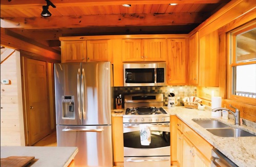 Cloudland Cabin | 4-bedroom cabin in marvelous Cloud Land/20 acres of private land with trails
