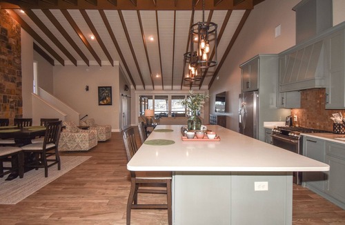 Jacksons' Gap House | 4-bedroom house in charming Jackson's Gap with Boat Ramp/Pet Friendly/Super View