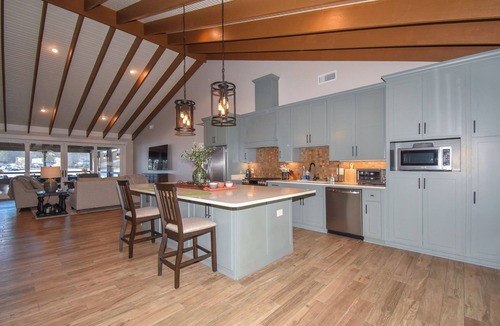 Jacksons' Gap House | 4-bedroom house in charming Jackson's Gap with Boat Ramp/Pet Friendly/Super View