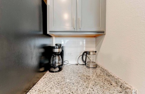 Temple Apartment | 4 Bedroom House in North Point