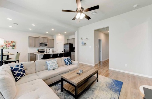Temple Apartment | 4 Bedroom House in North Point