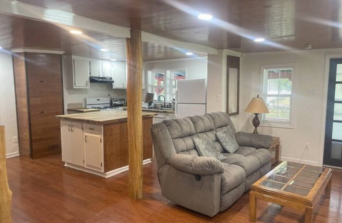 Summerville House | 4-bedroom house in adorable Summerville with AC