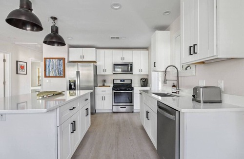 West Ashley House | 4 Bedroom Private Home 10 Minutes from Downtown!