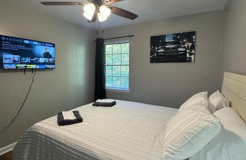 Charlotte Villa | 4 Bedroom Townhome - New 2026