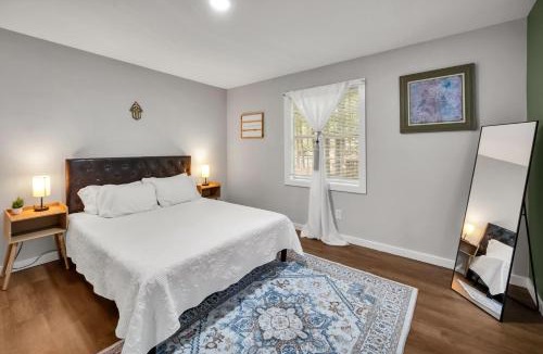 Bynum House | 4 Beds, Near UNC, Packnplay, walk to Golf, Kids Essentials