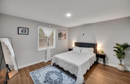 Bynum House | 4 Beds, Near UNC, Packnplay, walk to Golf, Kids Essentials