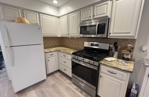 West Belmar House | 4 BR/2 Bath; freshly painted. New siding, windows, decks and 6 beach badges