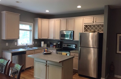 Fry's Spring House | 4 BR Cozy Home near UVA, Downtown & Wineries