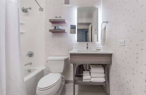 Downtown Denver Hotel | 4 Budget-Friendly Units! Near Colorado Convention Center, Pet-Friendly!