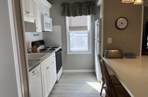 Holgate House | 4 Houses To The Beach, Quiet Area, 1st Floor Unit