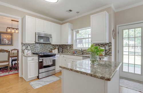 Roswell House | 4 Mi to Chattahoochee River: Family Home w/Yard!