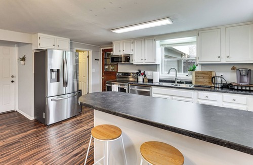 Madison Apartment | 4 Mi to Downtown: Madison Getaway w/EV Charger!